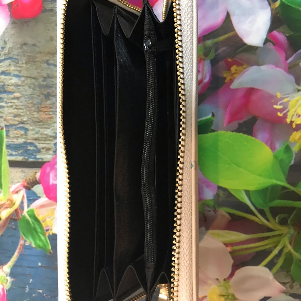 New Feather Design Wallet - Picture 6 of 9